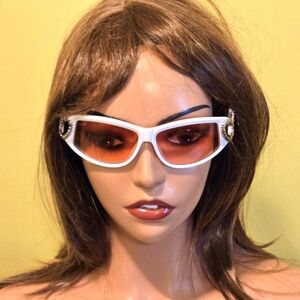 Vivien Y2K -inspired White Sunglasses Pink Lenses Silver Hearts Bling on Sides